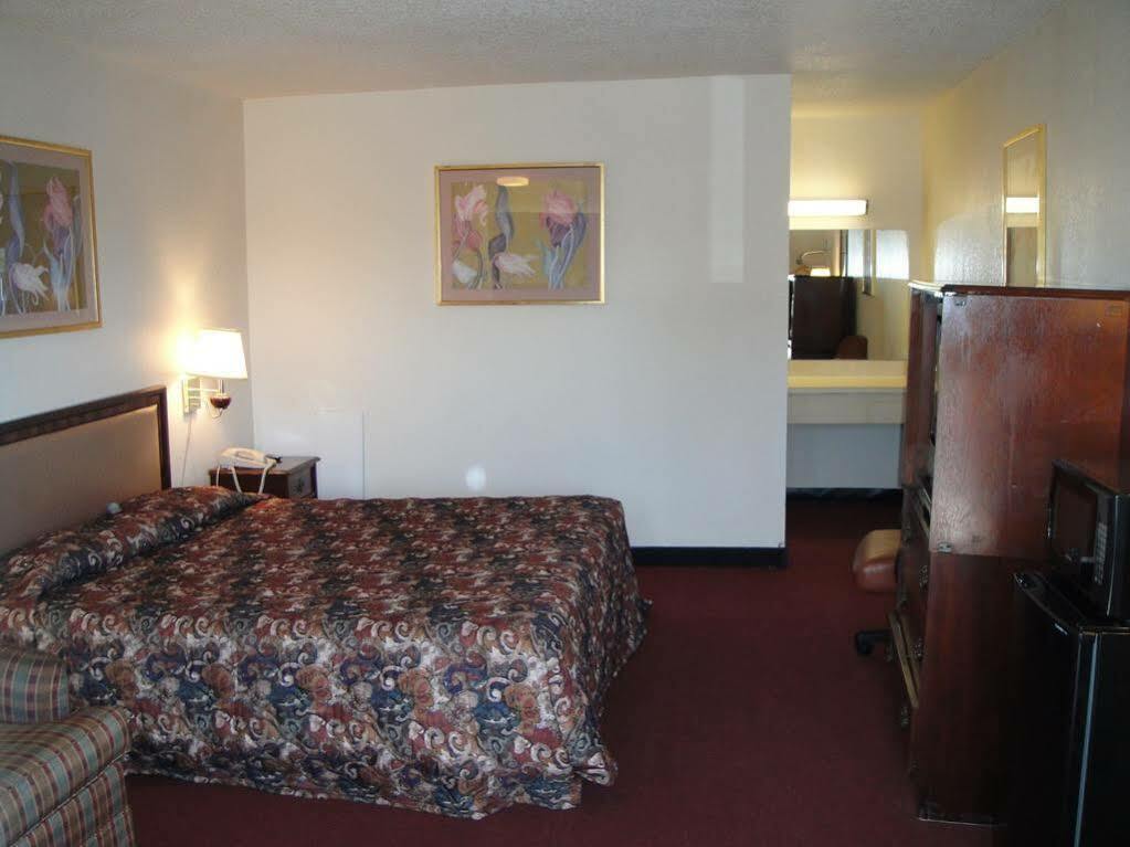 Hotel Petersburg Va I-95 & E Washington St Bagian luar foto