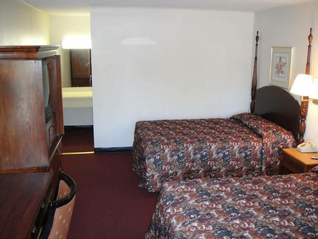 Hotel Petersburg Va I-95 & E Washington St Bagian luar foto